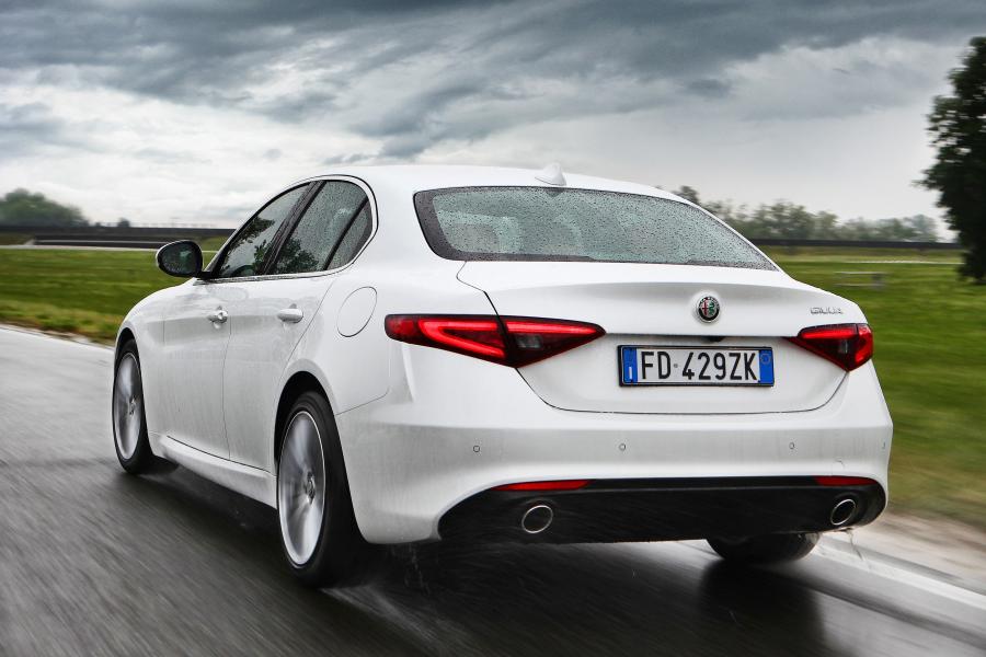  Alfa Romeo Giulia 2016 года  (WW) (фото 5 из 42)